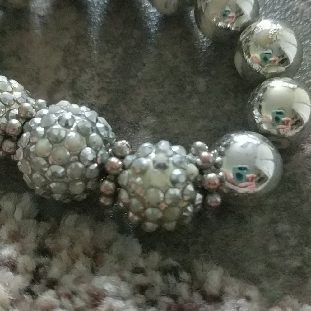 🌷🌷Bracelet-shows signs of wear see pictures - Picture 2 of 2